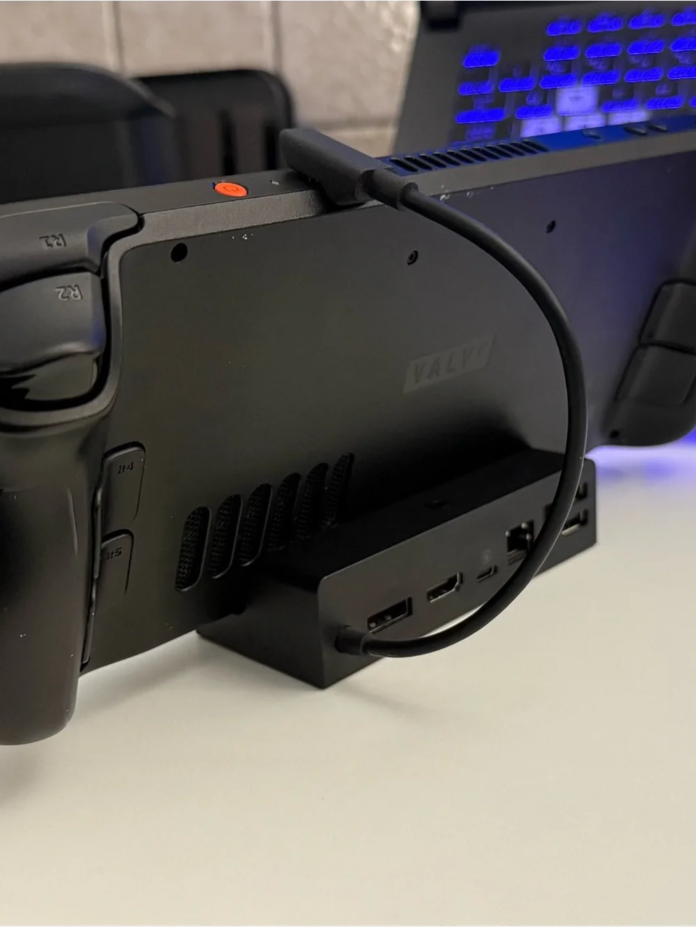 Steam Deck OLED 1TB Model w Case,2 Original Chargers + Docking Statn,2 Powerbank